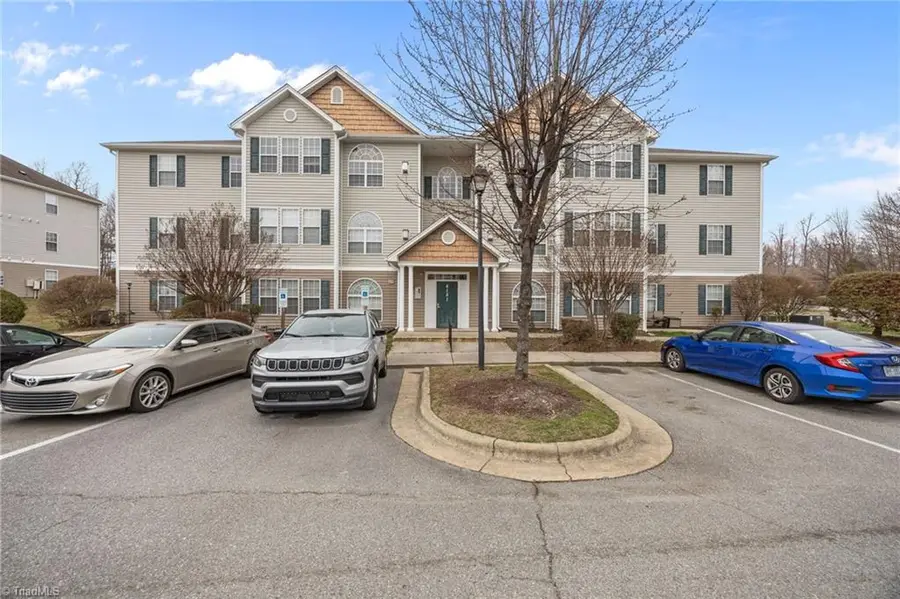 6121 Hedgecock Circle #Unit 2C, High Point, NC 27265 - #2