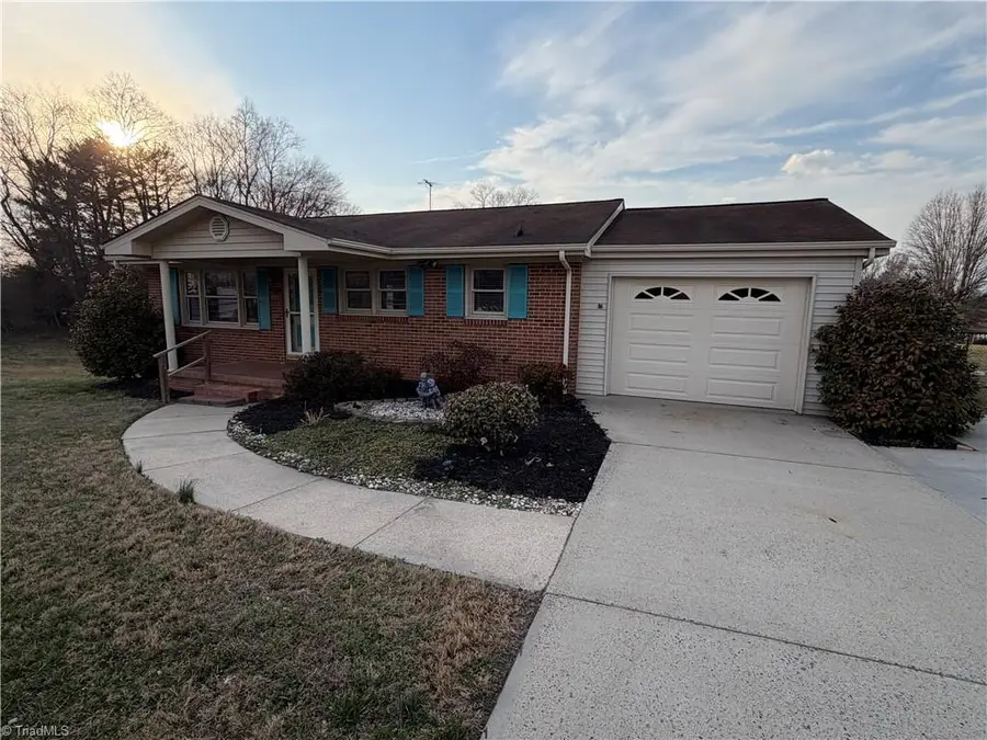 200 Arlington Street, Mount Airy, NC 27030 - #2