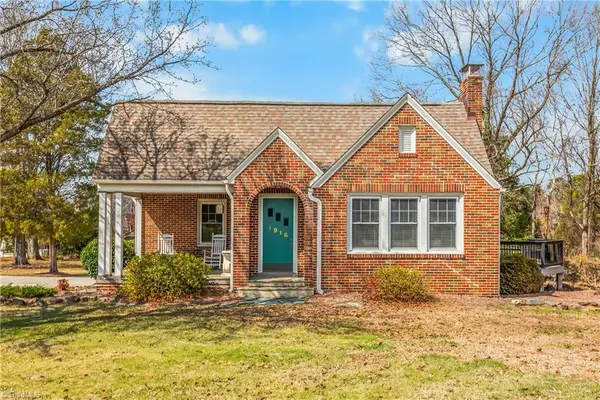 1916 Guilford College Road, Jamestown, NC 27282