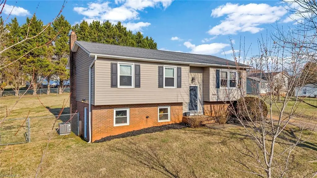 166 Lynnewood Drive, Mount Airy, NC 27030 - #1