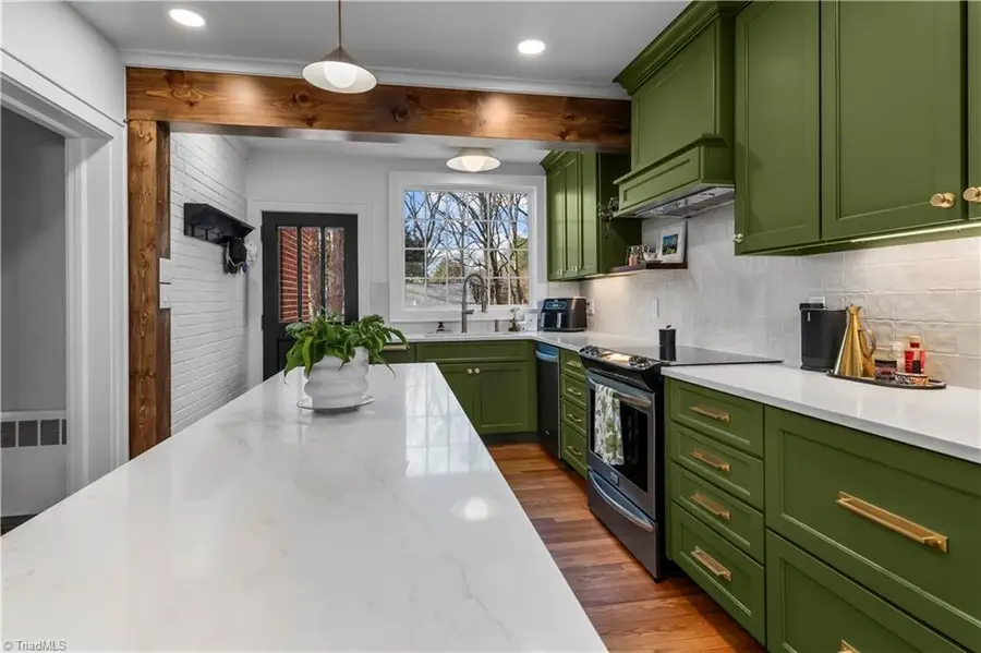 221 Wrenn Avenue, Mount Airy, NC 27030 - #2