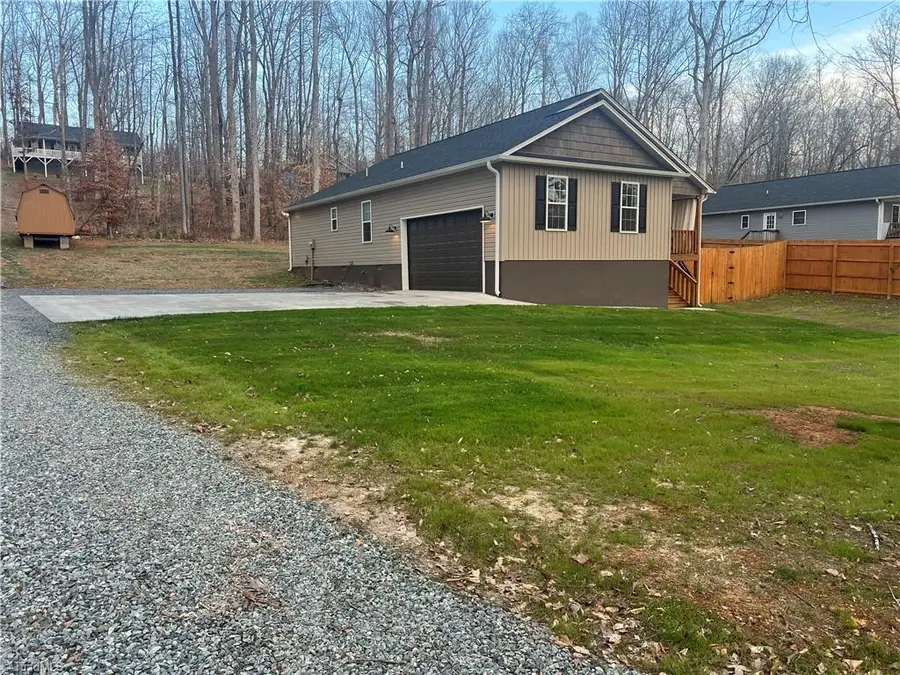 555 Lake Drive 9, Lexington, NC 27292 - #3