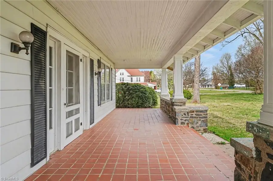 402 E Main Street, Boonville, NC 27011 - #2