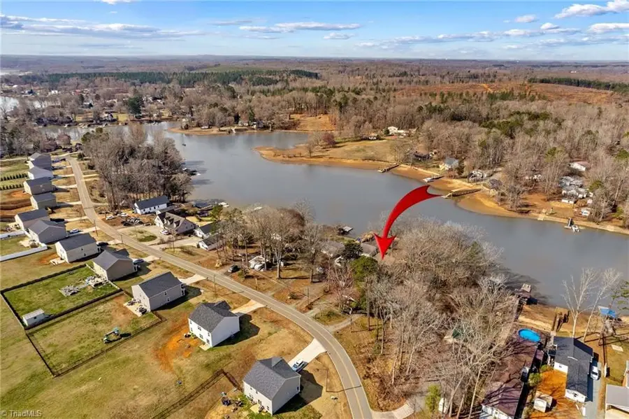 1331 Hickory Point Drive, Lexington, NC 27292 - #3