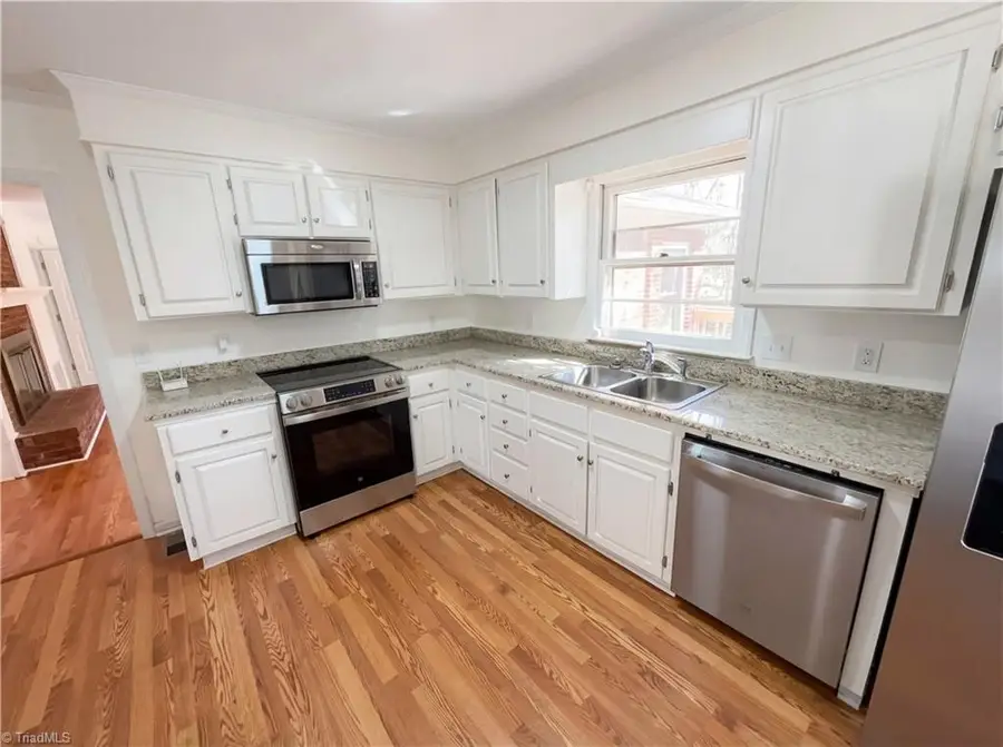 707 Willowmoore Avenue, Thomasville, NC 27360 - #2