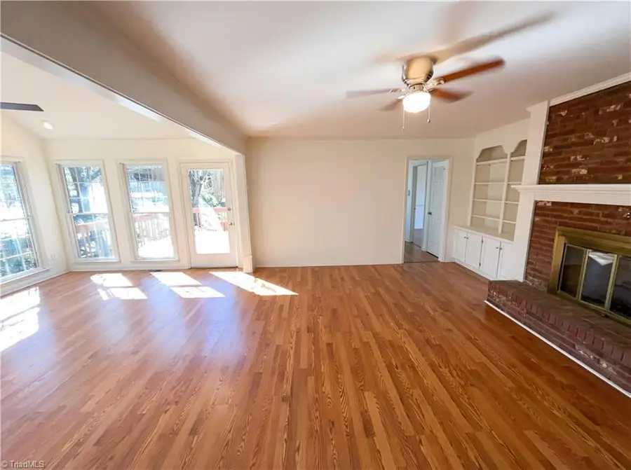 707 Willowmoore Avenue, Thomasville, NC 27360 - #3