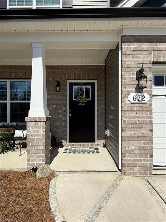 672 Mahogany Drive, Thomasville, NC 27360 - #3