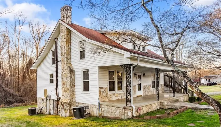 1060 N Scales Street, Reidsville, NC 27320 - #2