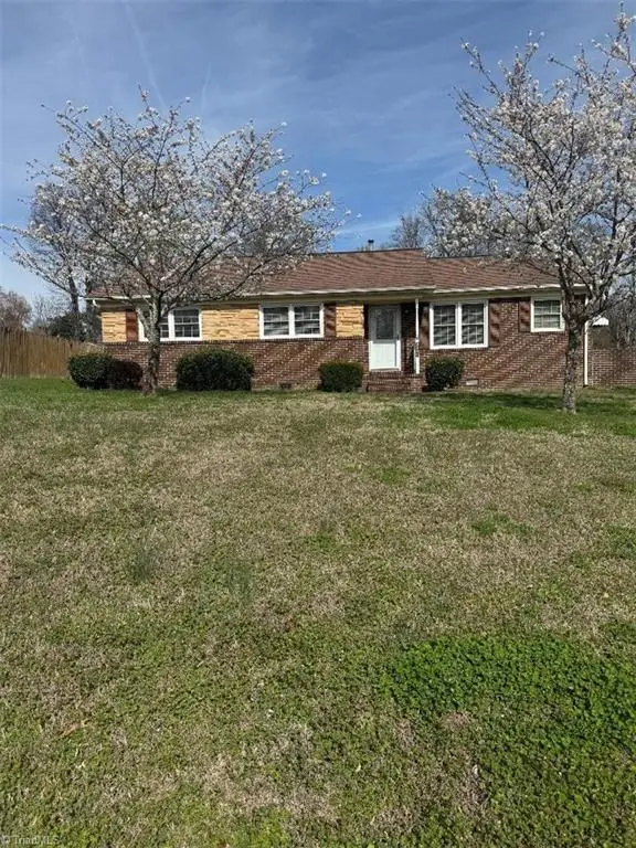 3104 Woodview Drive, High Point, NC 27265 - #1