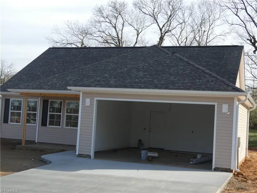 105 Hickory Street, Yadkinville, NC 27055 - #2