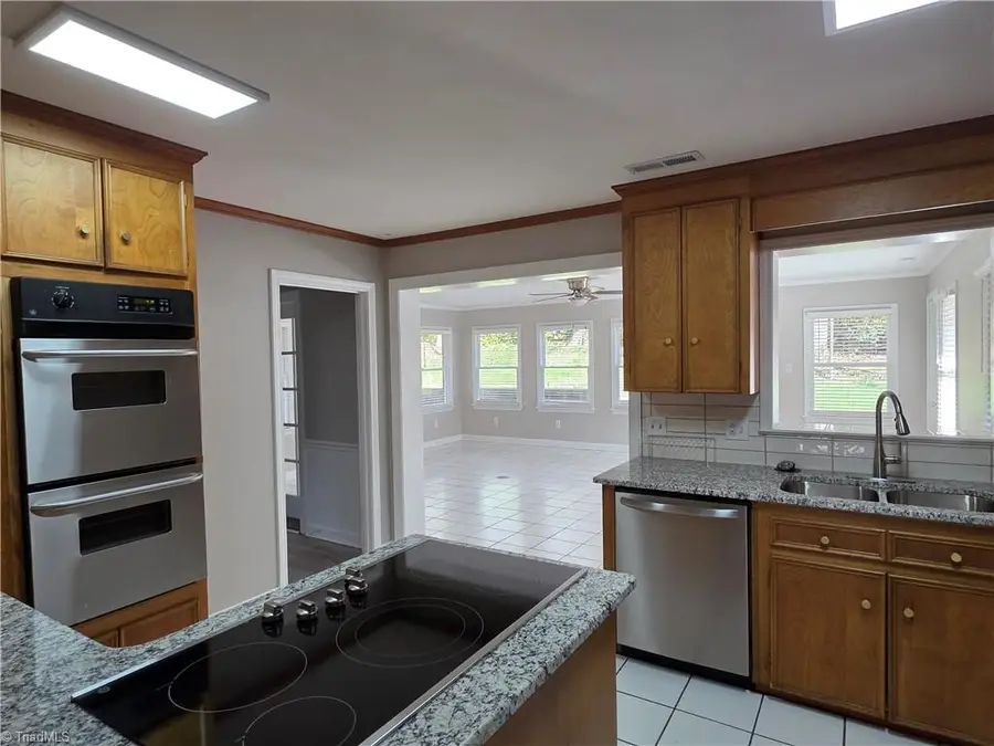 157 Woodbriar Road, Winston Salem, NC 27106 - #3