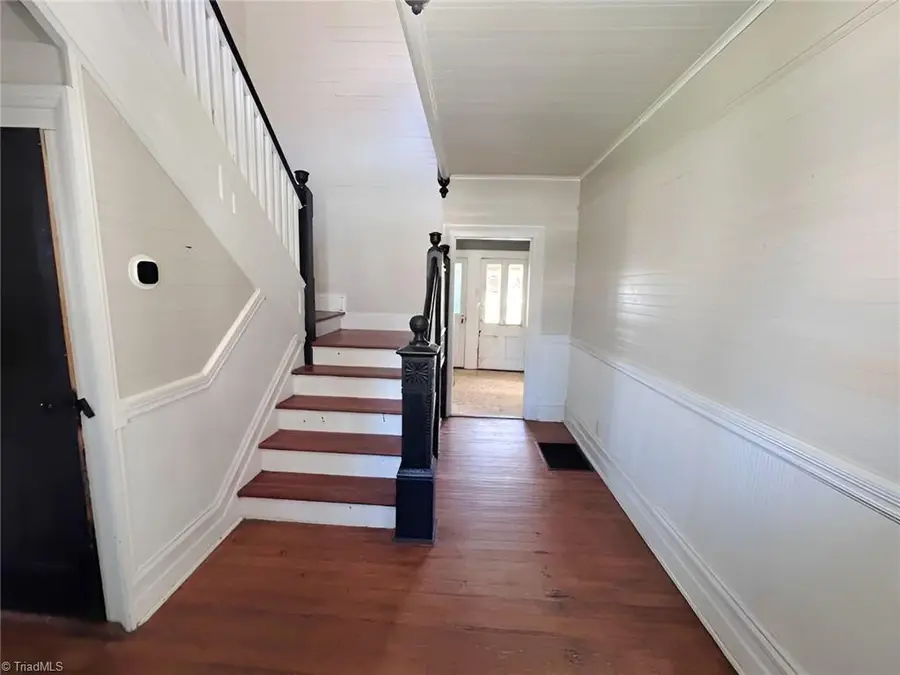 202 E Central Avenue, Catawba, NC 28609 - #2