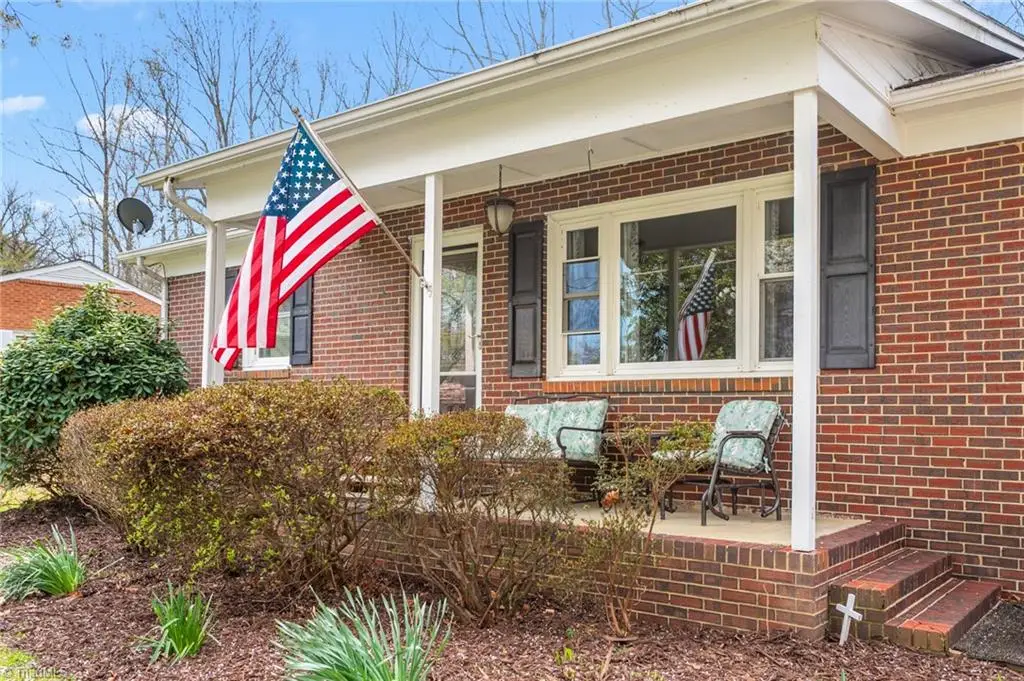 316 Crestview Drive, Thomasville, NC 27360 - #1