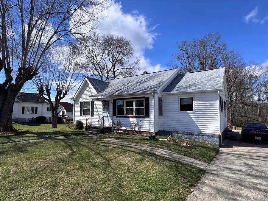 1611 E Pine Street, Mount Airy, NC 27030 - #3