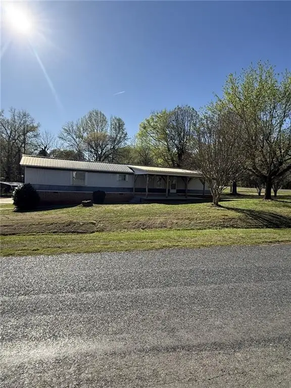 3085 Stonehenge Road, Trinity, NC 27260 - #1