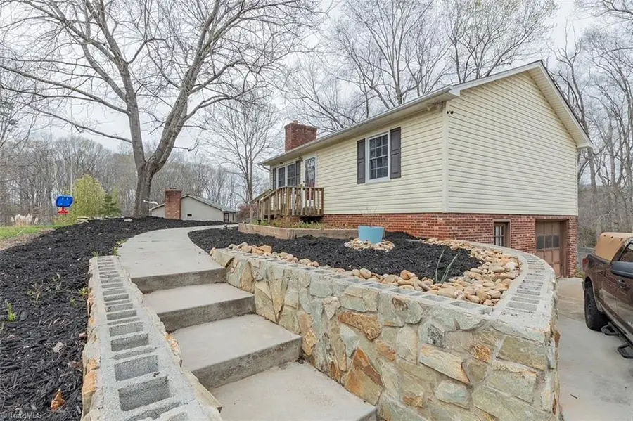 2047 Old Mountain Road, Lexington, NC 27292 - #3