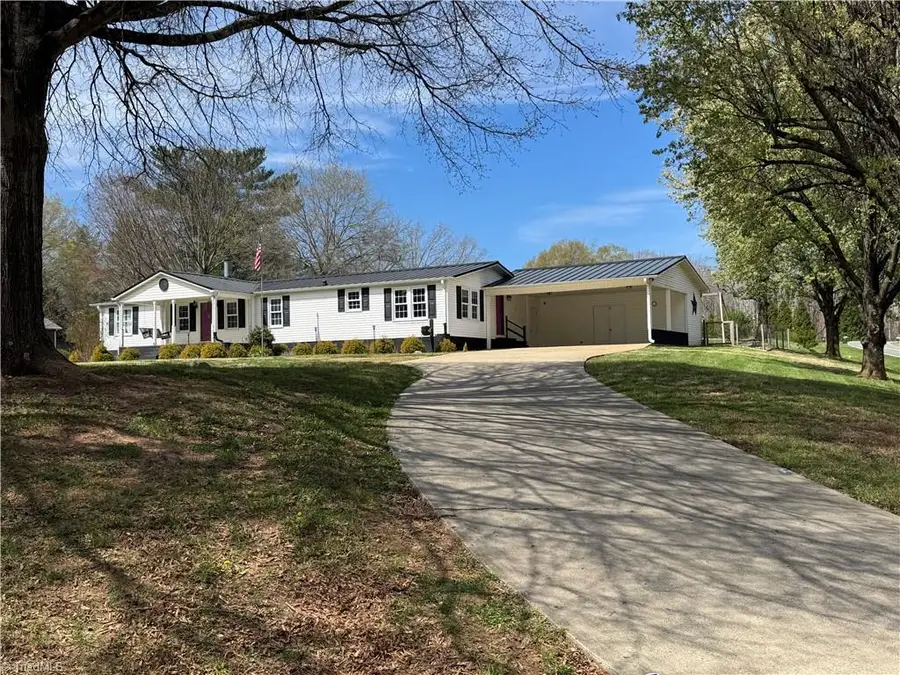 3932 Piney Mountain Road, Walnut Cove, NC 27052 - #3