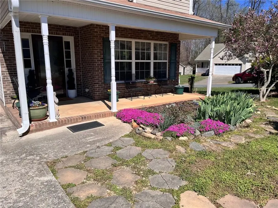 575 Lakewood Glen Court, Winston Salem, NC 27107 - #2