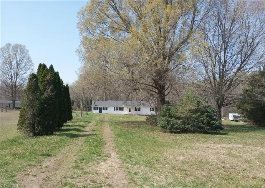 4077 Ramseur Julian Road, Liberty, NC 27298 - #2