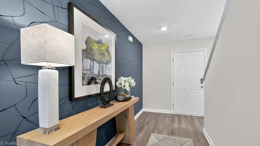 117 Beechwood Circle, Thomasville, NC 27360 - #2