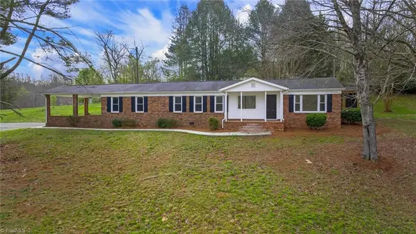3767 Nc Highway 704 W, Westfield, NC 27053