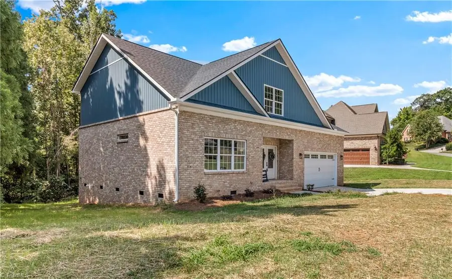 4642 Pebble Lake Drive, Pfafftown, NC 27040 - #2
