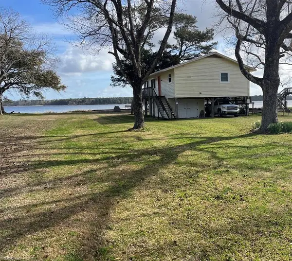 197 S River Drive, Beaufort, NC 28516