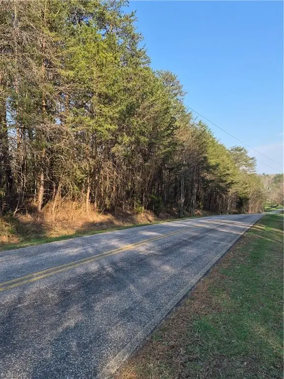 1456 Mcdaniel Road, Pilot Mountain, NC 27041