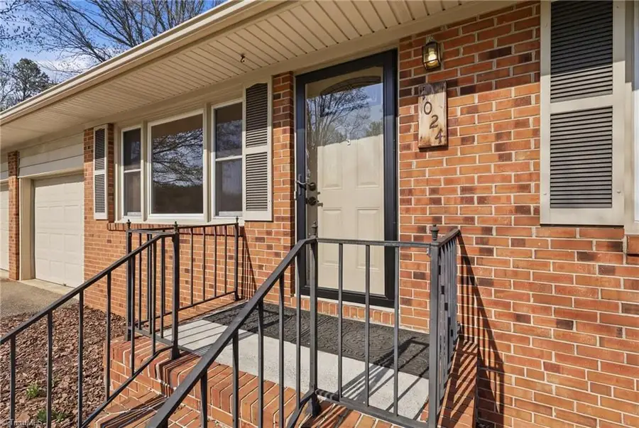 1024 Country Lane, Midway, NC 27107 - #2