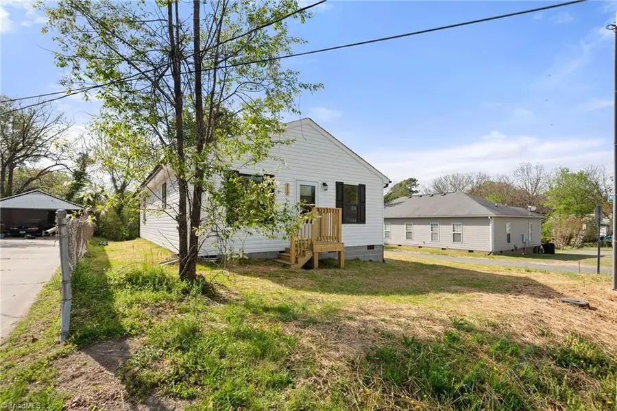 712 Richmond Avenue, Burlington, NC 27217 - #2