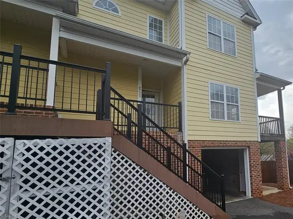 255 Holly Place Court, Winston-Salem, NC 27101