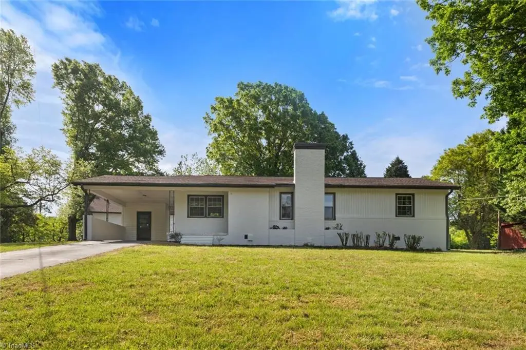 306 Lakeshore Drive, Thomasville, NC 27360 - #1