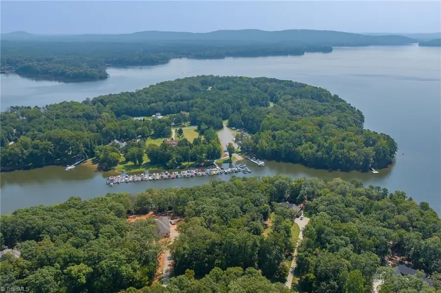 1047 Starboard Reach, Lexington, NC 27292 - #3