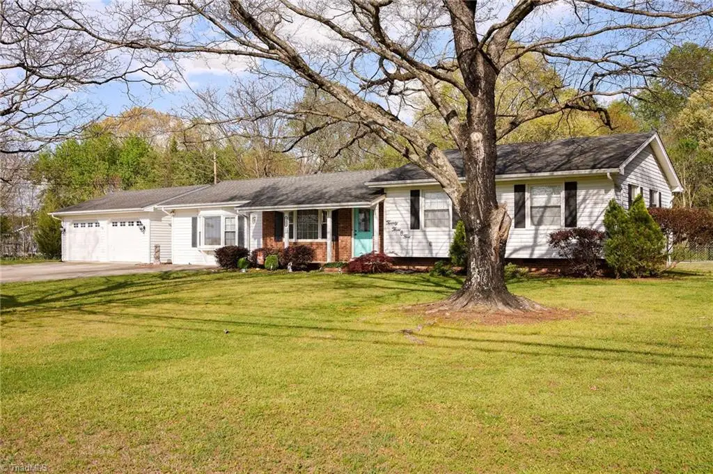 2305 Pine Meadow Drive, Kernersville, NC 27284 - #1