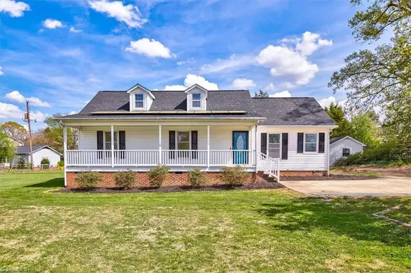 1229 Guilford College Road, Jamestown, NC 27282