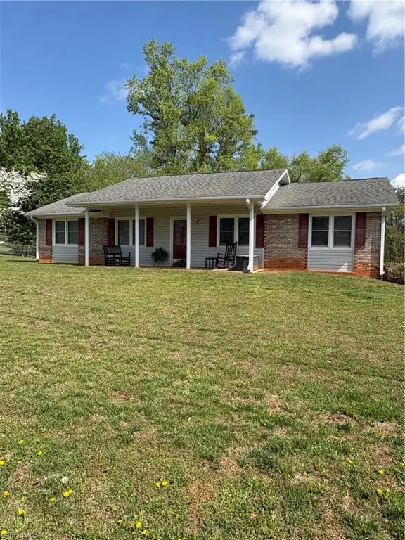 1319 S Old Us Highway 52, Pilot Mountain, NC 27041 - #1