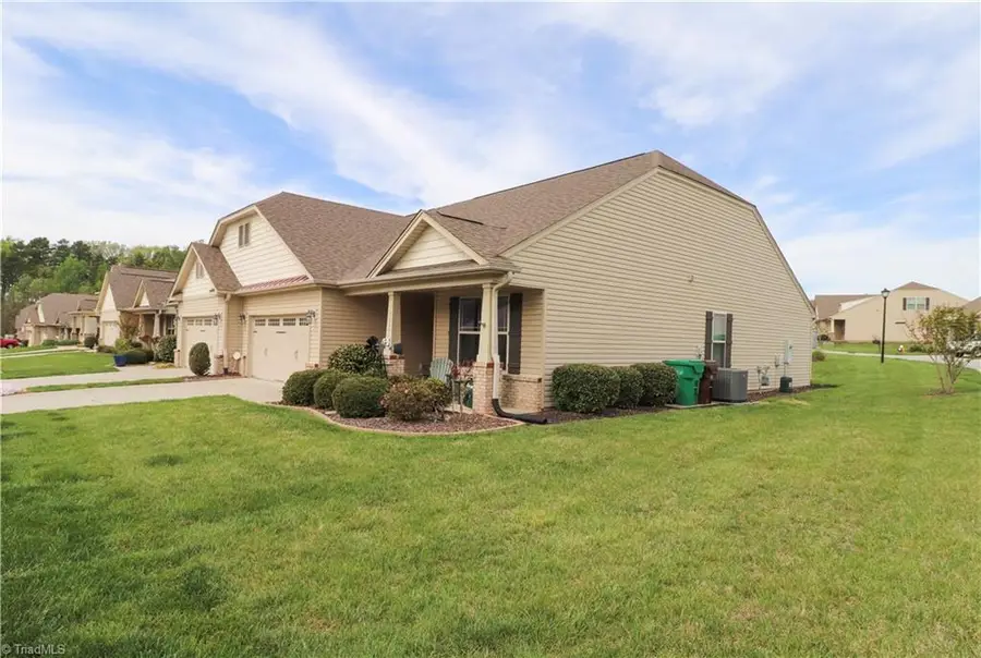 3545 Sainsbury Lane, Greensboro, NC 27409 - #3