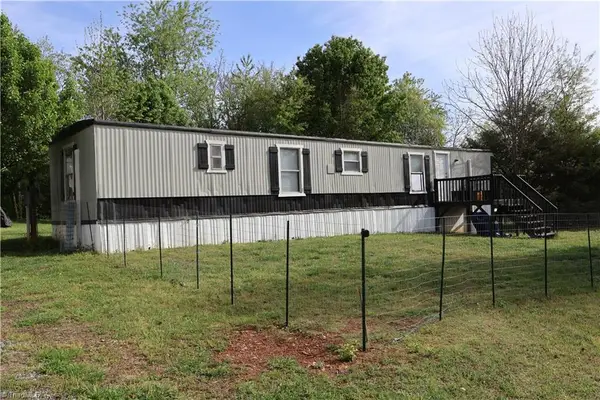 126 Cedarvale Drive, Harmony, NC 28634