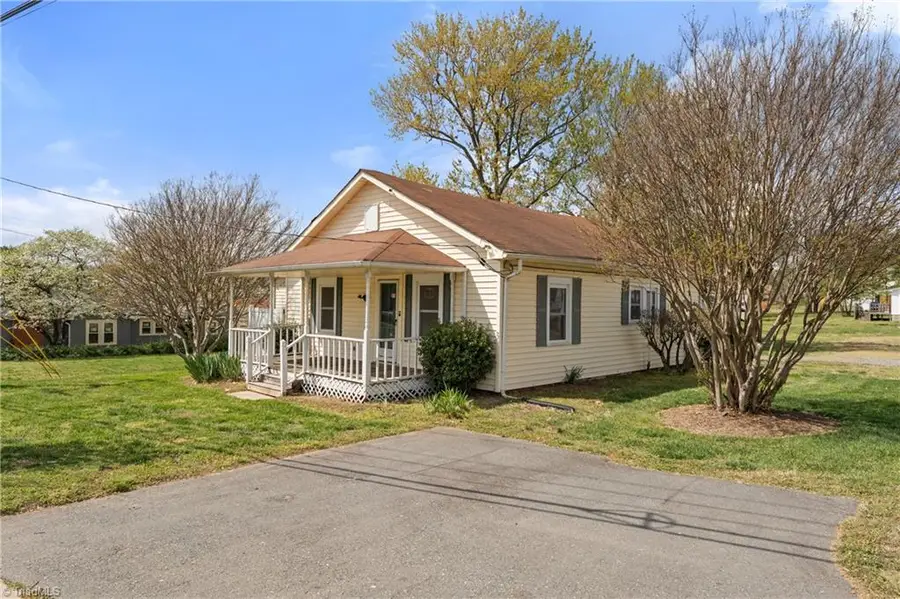 905 W Clemmonsville Road, Winston Salem, NC 27127 - #3