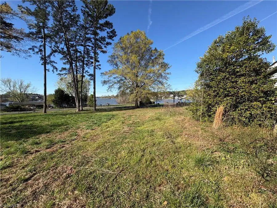 431 Lake Shore Avenue, Lexington, NC 27292 - #3