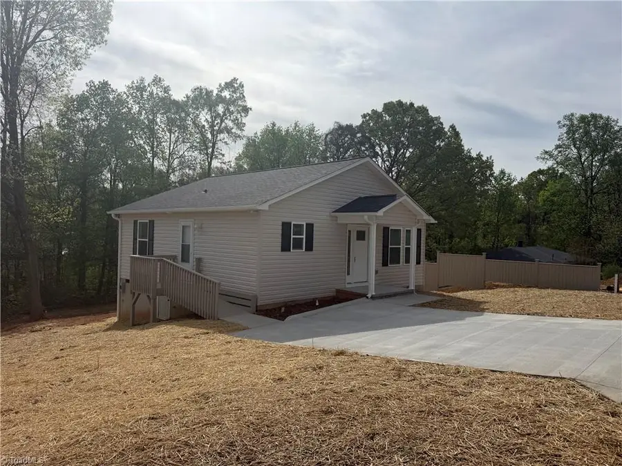 909 Eleanor Drive, Lexington, NC 27295 - #3