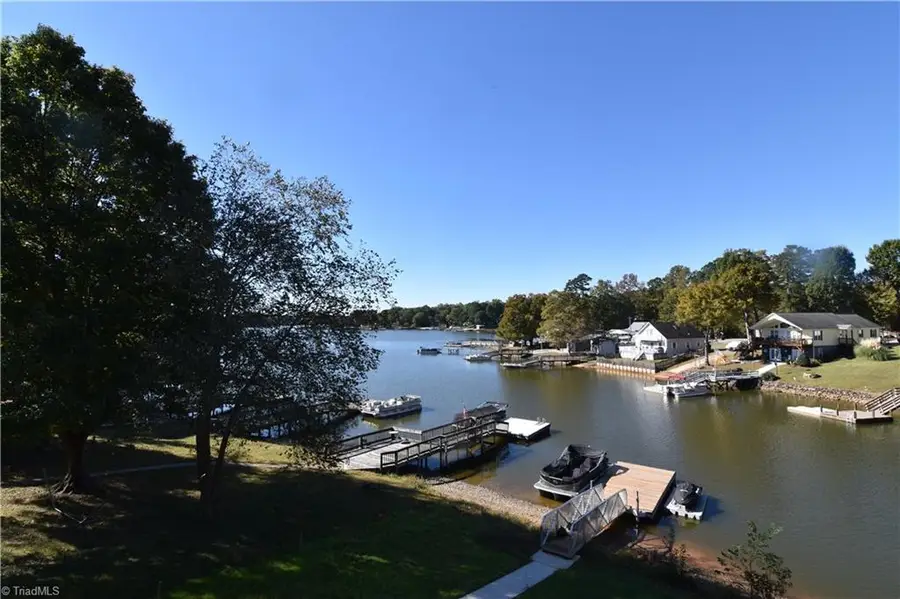 310 Lake Shore Avenue, Lexington, NC 27292 - #3