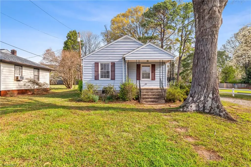 900 W Monroe Street, Mayodan, NC 27027 - #1