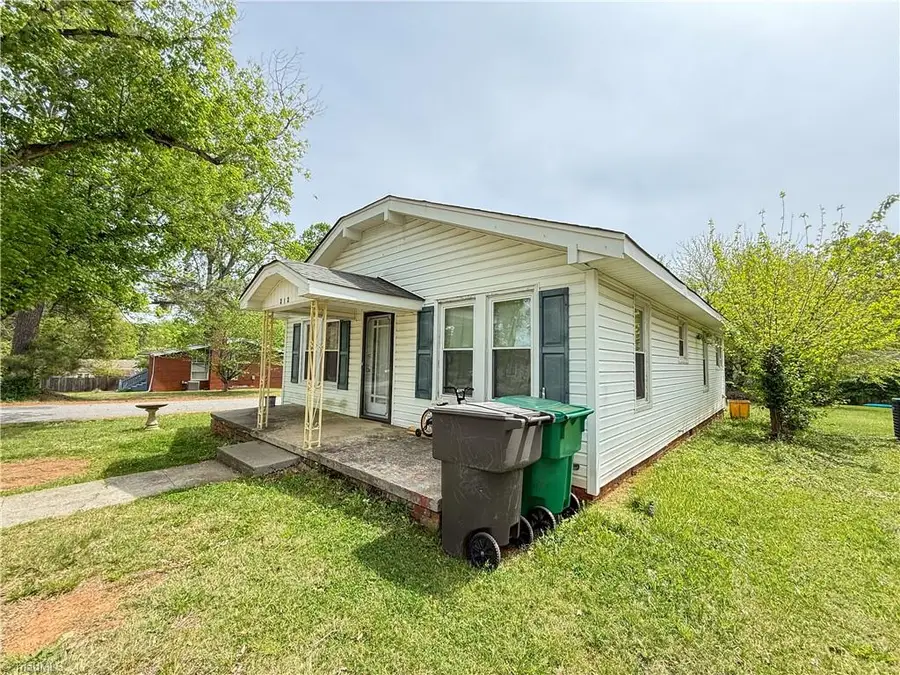 212 E Moore Avenue, High Point, NC 27263 - #3