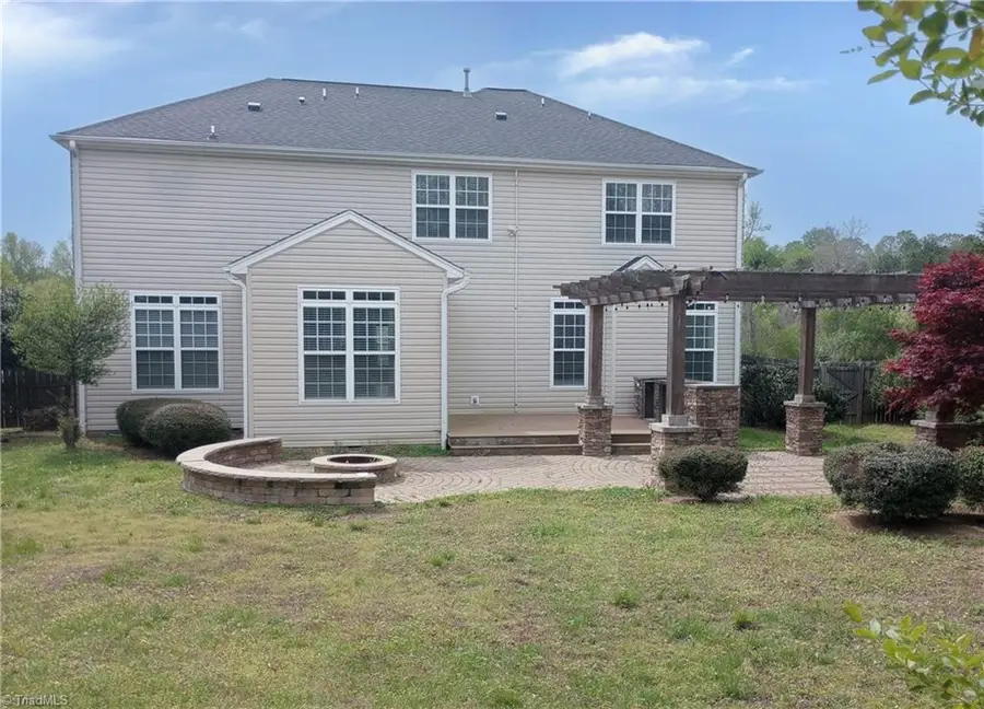 108 N Honey Locust Drive, Thomasville, NC 27360 - #2