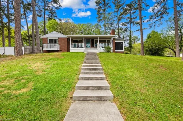 408 Woodsway Drive, Lexington, NC 27292