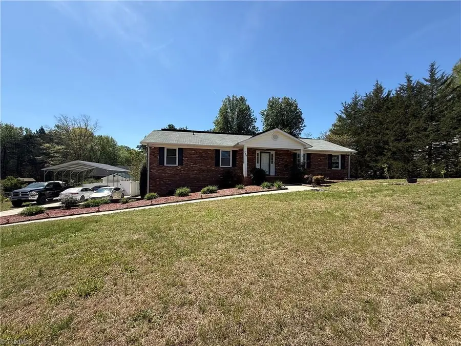 154 Applegate Road, Kernersville, NC 27284 - #2
