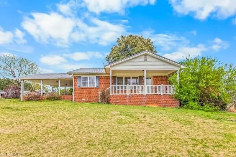 6585 Scarlet Oak Drive, Denton, NC 27239 - #1