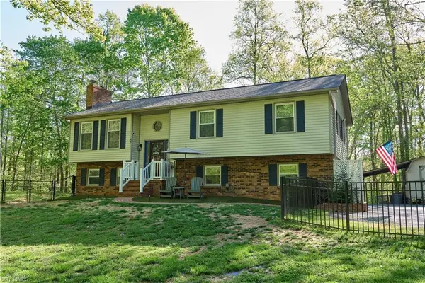 6130 Narrow Way Lane, Winston-Salem, NC 27105