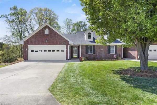 160 Royal View Drive #2, Pinnacle, NC 27043